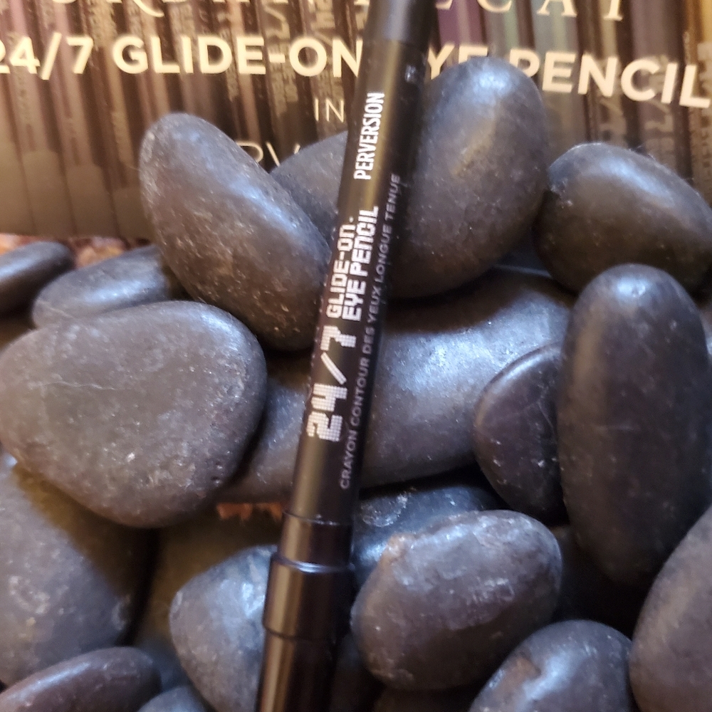 Award winner ! URBAN DECAY''S waterproof eyeliner